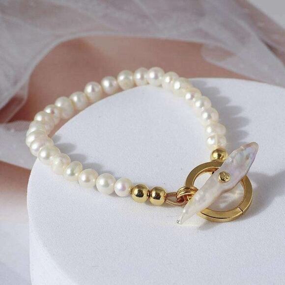 NWT Tory Burch Gold Logo Fresh Water Pearl Toggle Bracelet - Picture 4 of 14